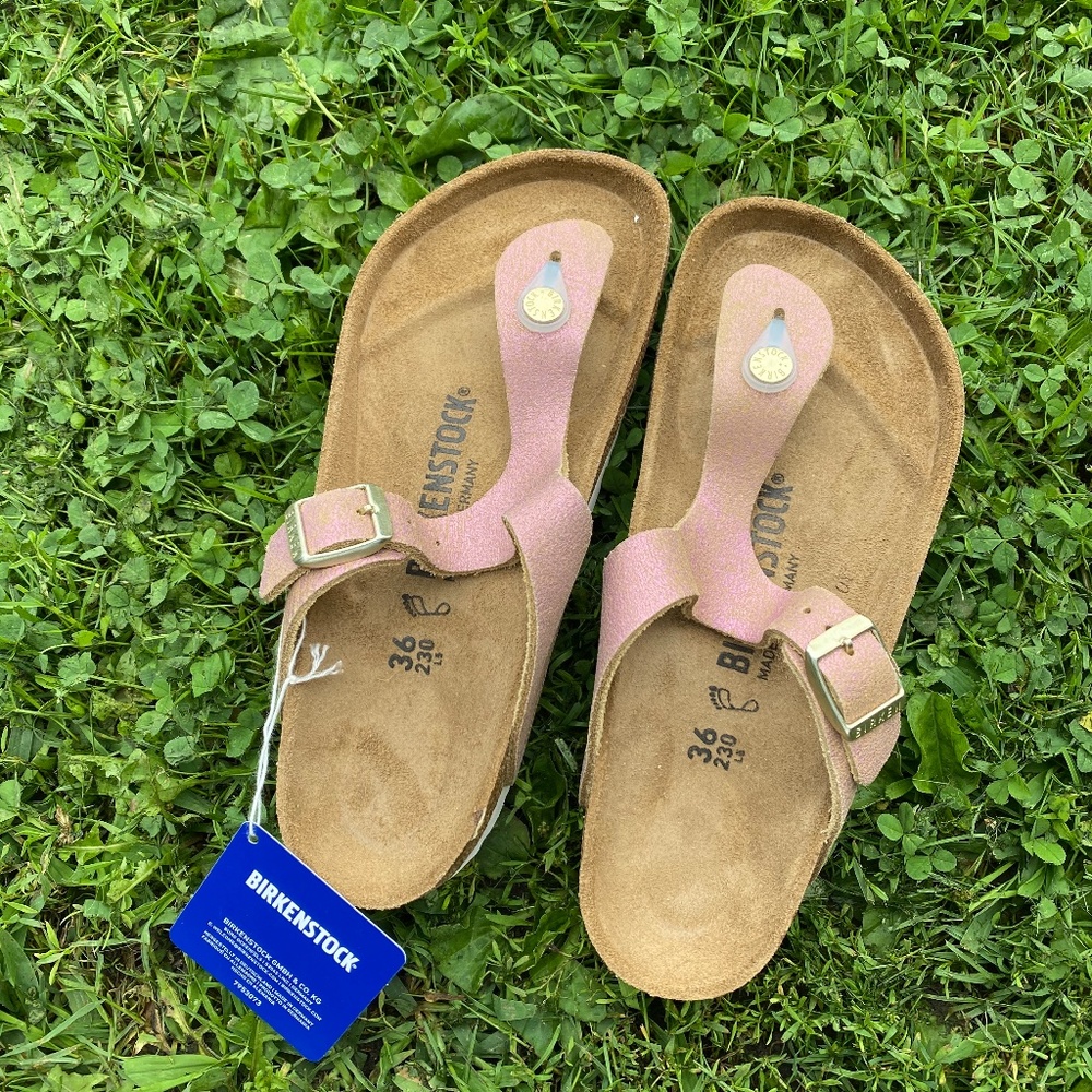 Beautiful shoes just not the correct size...💛